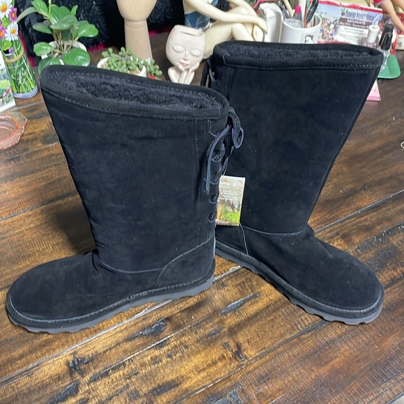 BearPaw Women's Black Reverse Lace-up Boots NWT - Picture 11 of 16